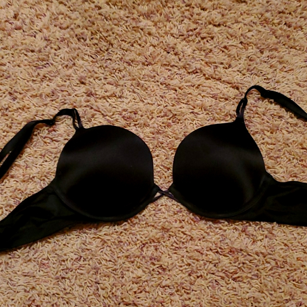 NWOT Victoria's Secret Bombshell Plunge 32A